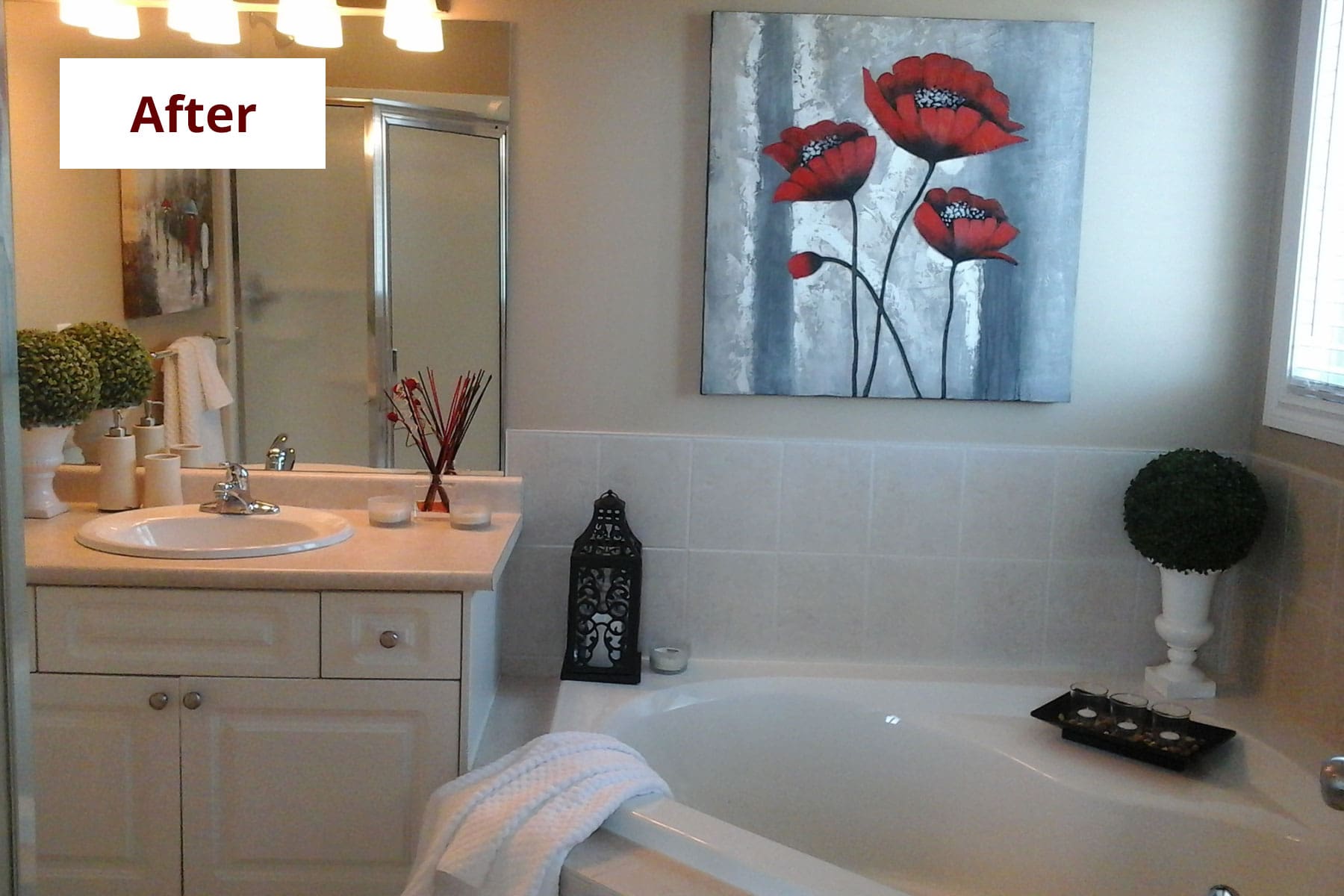 Bathroom Interior Decorating: Home Staging Before & After | Bathroom After Staging | MatiDesign Interior Decorating And Home Staging London Ontario